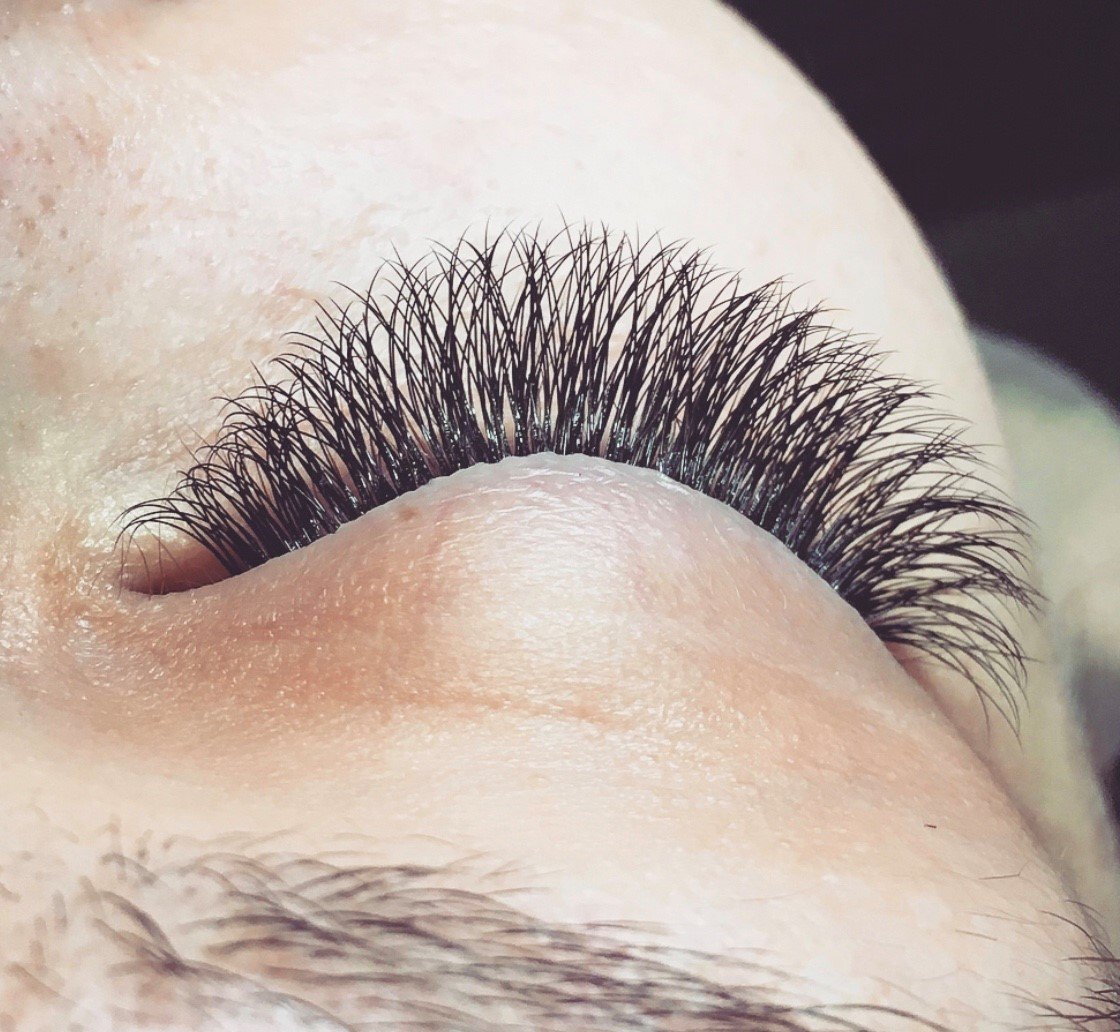 xtremelashes's tweet photo. Gorgeous set by @l_a_s_h_r_o_o_m_movar using Xtreme Lashes Faux Mink Bold X50: 8-13 mm length #xtremelashes #volumation #fauxmink #lashextensions https://t.co/9D9jn6jXFD