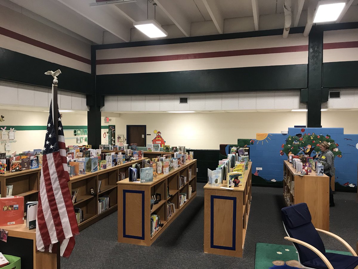 amybedenbaugh's tweet photo. ....and they are all unboxed and ready for checkout!  Thanks to my mother and aunt for volunteering to help us get them ready! https://t.co/ZPW9KhgNQO