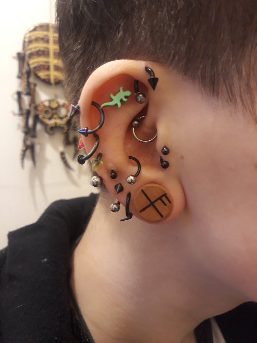 hotchpotchh's tweet photo. New ear plugs!
Just started with the Good Luck rune for now as I couldn't fit the compass on. What do you think?
#runes #stretchedear #Handmade #earplugs https://t.co/1W2MjhTby4