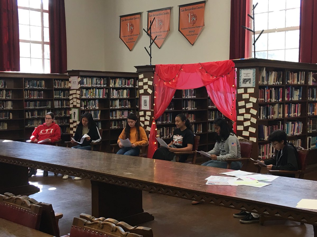 MissMarquez4CHS's tweet photo. Romeo and Juliet rewrite dramatic readings!!!! ✍🏾👗🎩🎳📚🖋 #Chaffey #Shakespeare #drama https://t.co/HwQ2u8tvrq