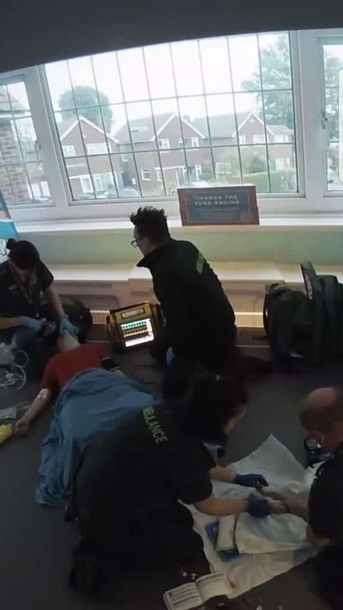 SCASeducation's tweet photo. Bracknell Red Team exploring Human Factors in clincal practice with Immersive Maternity, Trauma and Neonatal resuscitation. #ScasSimulation #OneTeam #proud.@SCAS999 @SCASLearning https://t.co/YnnxDl1i2g