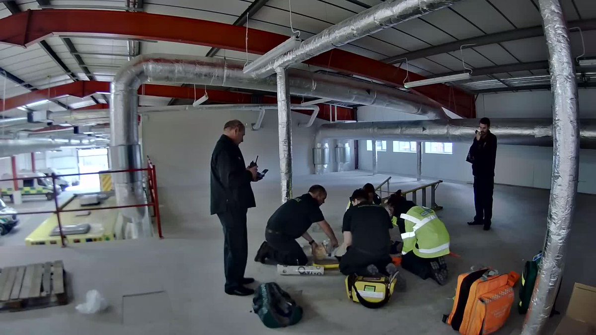 SCASeducation's tweet photo. Bracknell Red Team exploring Human Factors in clincal practice with Immersive Maternity, Trauma and Neonatal resuscitation. #ScasSimulation #OneTeam #proud.@SCAS999 @SCASLearning https://t.co/YnnxDl1i2g