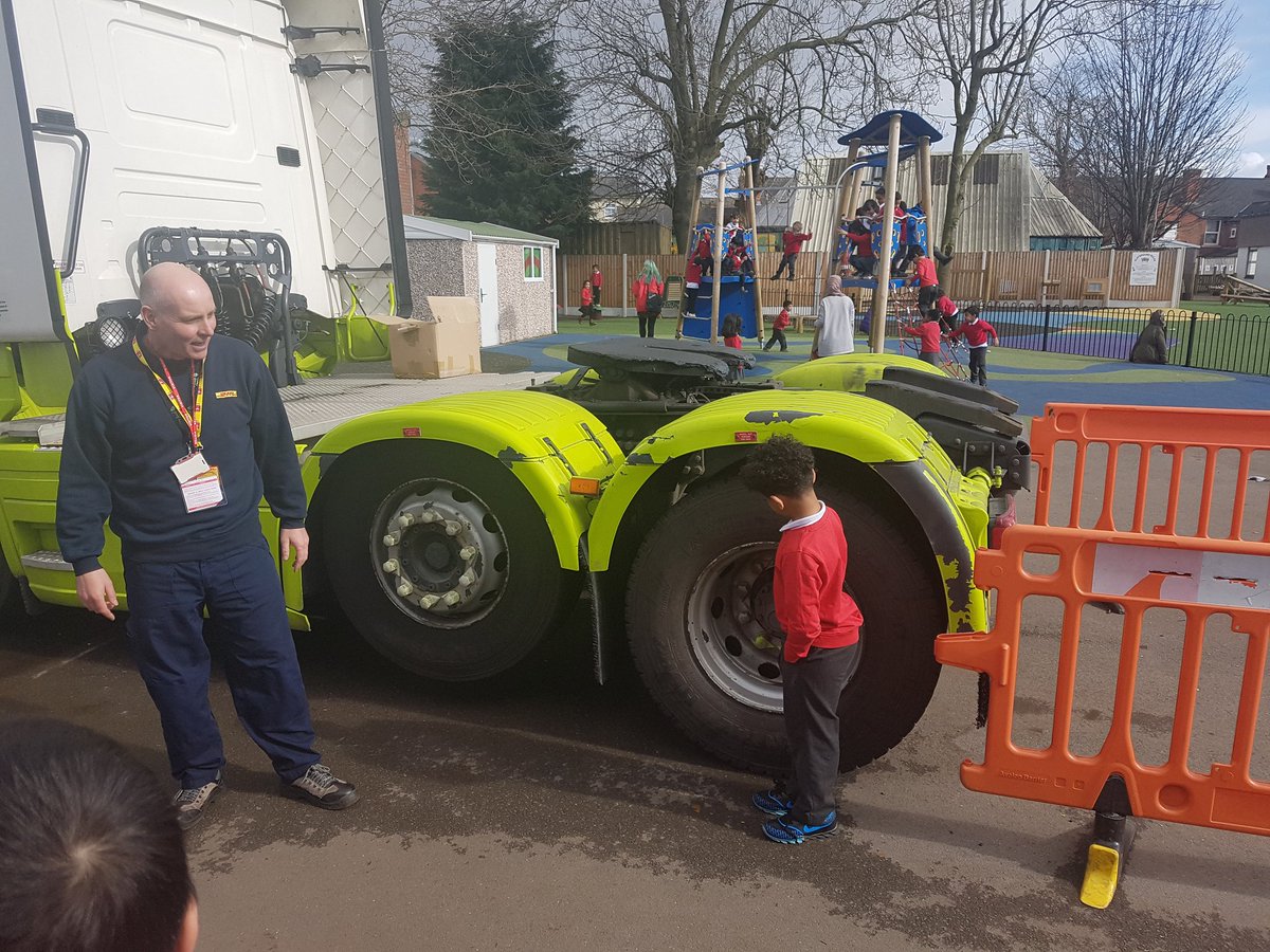 Child vs HGV! Thanks DHL! #RoadSafety #hgvaware #mindtheblindspot <a href="/CliftonPrim/">CliftonPrimary</a> <a href="/MrBhachuMaths/">Mr Bhachu</a> <a href="/MrFoxTeaches/">Mr Fox</a> <a href="/SportAtClifton/">Mr Lamprey</a> <a href="/dhlexpressuk/">DHL Express UK</a>