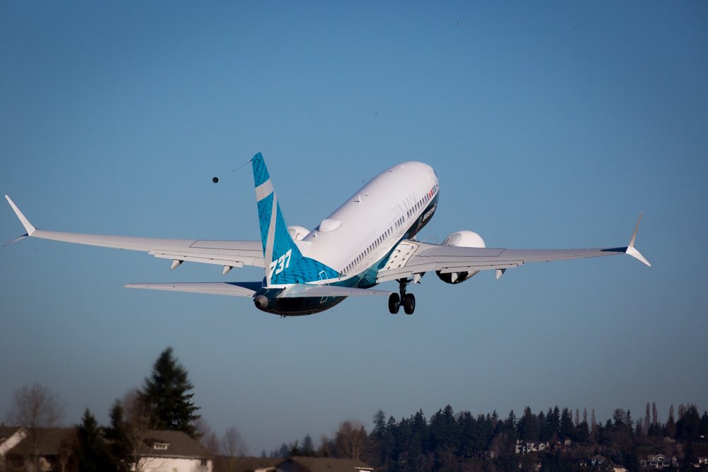 BoeingAirplanes's tweet image. Beneath the shiny exterior this test airplane is hard at work! This is the first time the 737 MAX 7 has taken to the skies. ✈️ bit.ly/Boeing737MAX7 #737MAX #737MAX7