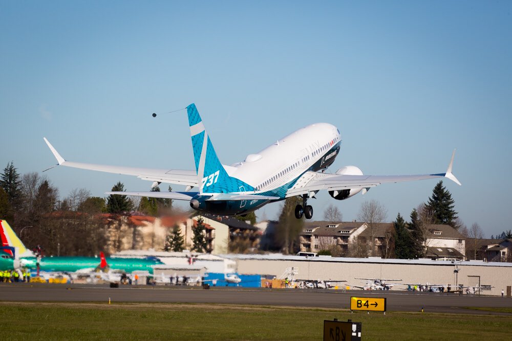 BoeingAirplanes's tweet image. Beneath the shiny exterior this test airplane is hard at work! This is the first time the 737 MAX 7 has taken to the skies. ✈️ bit.ly/Boeing737MAX7 #737MAX #737MAX7
