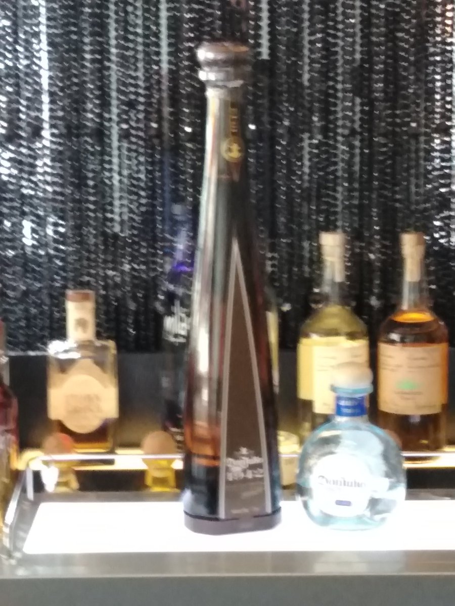 BuffaloVillian's tweet photo. We are gonna party like it 1942 @donjulio 1942 that is, at the @CurtissHotel #ChezAmi revolving bar.
#tequila #Bartender ask for @BuffaloVillian . #salud #cheers https://t.co/Kaumi7bM46