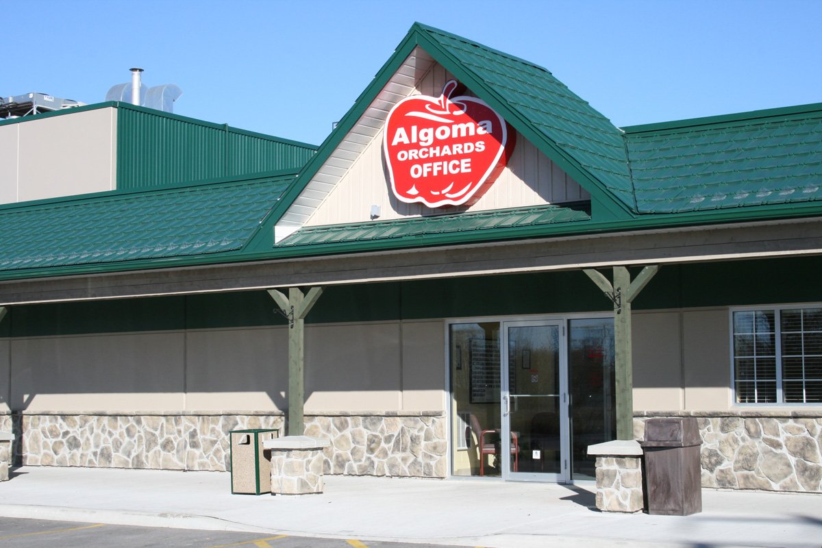Tiltwallontario's tweet photo. #FeaturedProject: @AlgomaOrchards- #Winner of 2010 @ConcreteOntario Awards!
Since #construction on this #project in 2008, 3 more #tiltup additions have been made.
#ASmartWayToBuild #Concrete #Construction #TiltUp #TiltWall #Project #Building #AwardProject #Award https://t.co/jQ3BEpdLRE