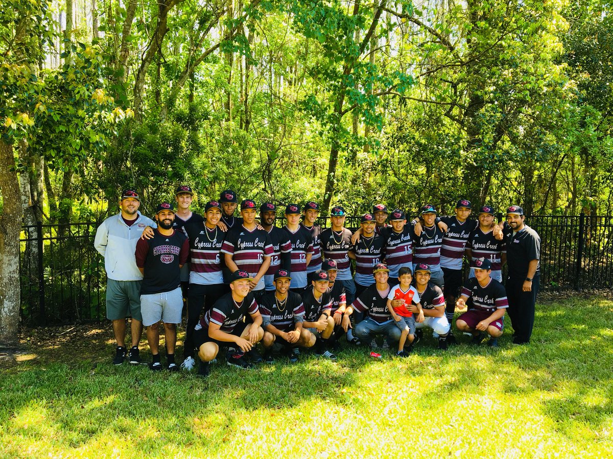 CCHSBearBeisbol's tweet photo. Had the family together prior to the district game today! Now it’s time to go to work! First pitch at 4:00! #BounceBackFriday #BearDown #WinningIsntEnough https://t.co/lGcIeF2Xbm