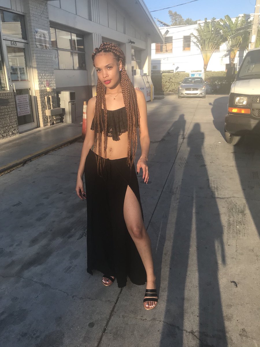 SueeOIFY's tweet image. who dat on fleek in the cut 🤪👀💋 #SB2018 #Miami