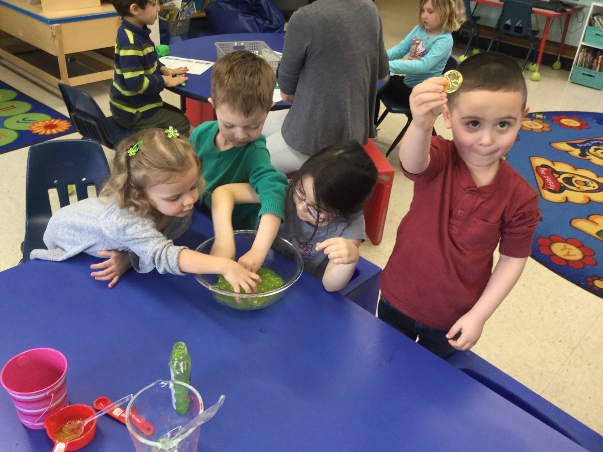 Ms_Sabo1's tweet photo. ☘️🌈P.M. Class St. Patrick's Day fun🌈☘️ @yardville4170 https://t.co/Vh2dM9Wb4f