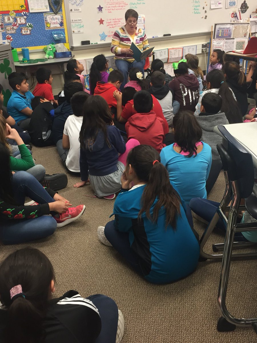 feik1617's tweet photo. Thank you @amyanderson_32 for inviting us into your classroom for some Ooblek in honor of St Patrick’s Day! You captivated them! @HowardGI https://t.co/4fUXVFQXQs