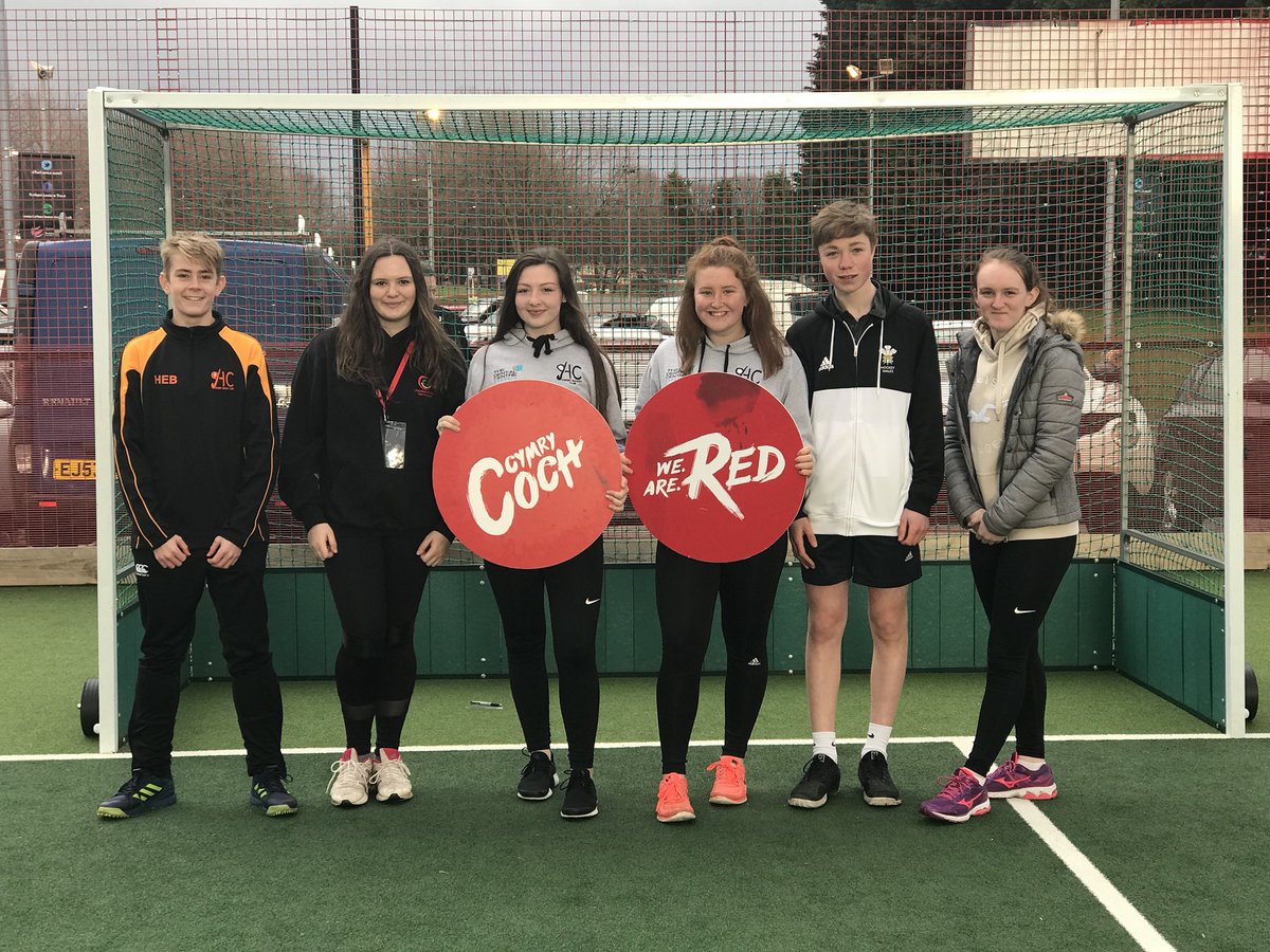 HannahBevan23's tweet photo. Once again, fantastic support from @GwentHockeyClub HYA’s, the School tournaments wouldn’t happen without them! #RoleModels #TeamWales #WeAreRed 🔴🏴󠁧󠁢󠁷󠁬󠁳󠁿 https://t.co/SKHX3ysice