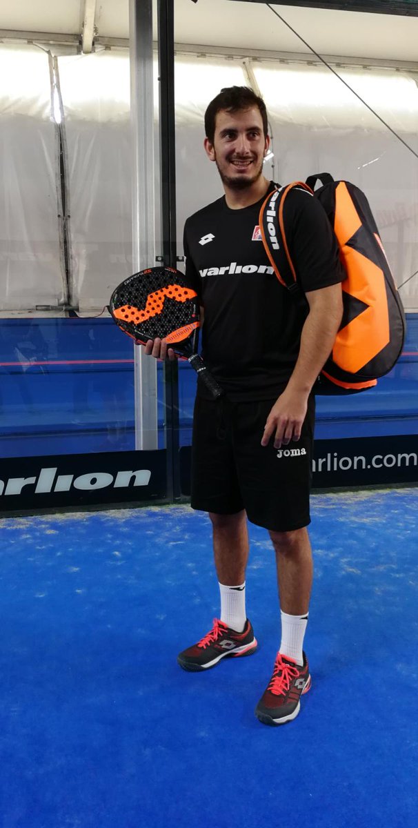 VARLIONBRAND's tweet photo. ⚠ #VarlionNewCollection NOVELTIES:
🌡 Choose your racket according to the temperature.
☄ TeXtreme technology of carbon wires.
📐 Hexagonal Texture.
💨 New difusser 'Wings'
💥 Greater hitting area.
📏 Longer handle.
VARLION revolutionizes paddel!
#Varlion25Aniversary https://t.co/KJu4QJ38iE
