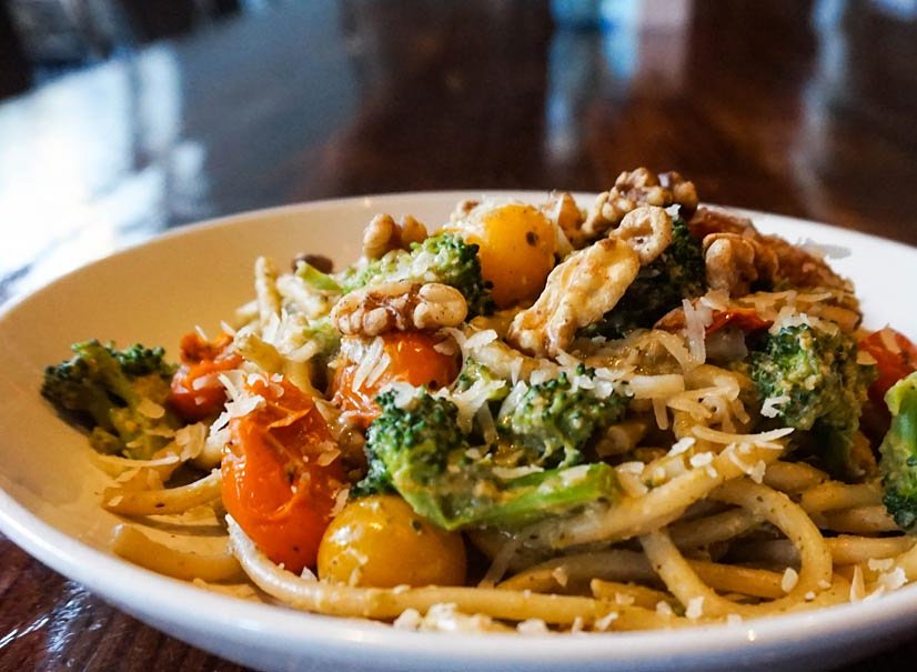 ArtisansTable's tweet photo. Introducing our new vegetarian entrée. Broccoli and Walnut Pesto Bucatini with roasted tomatoes, broccoli and parmesan cheese. Vegan? We've got you covered! We didn't put cheese in the pesto so we can easily leave it off for you. https://t.co/HaUG8I7gWj