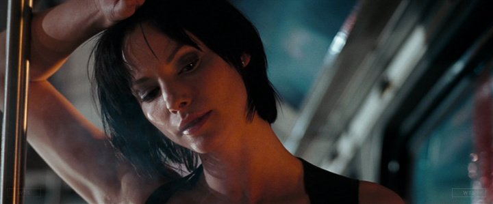 Sienna Guillory is now 43 years old, happy birthday! Do you know this movie? 5 min to answer! 