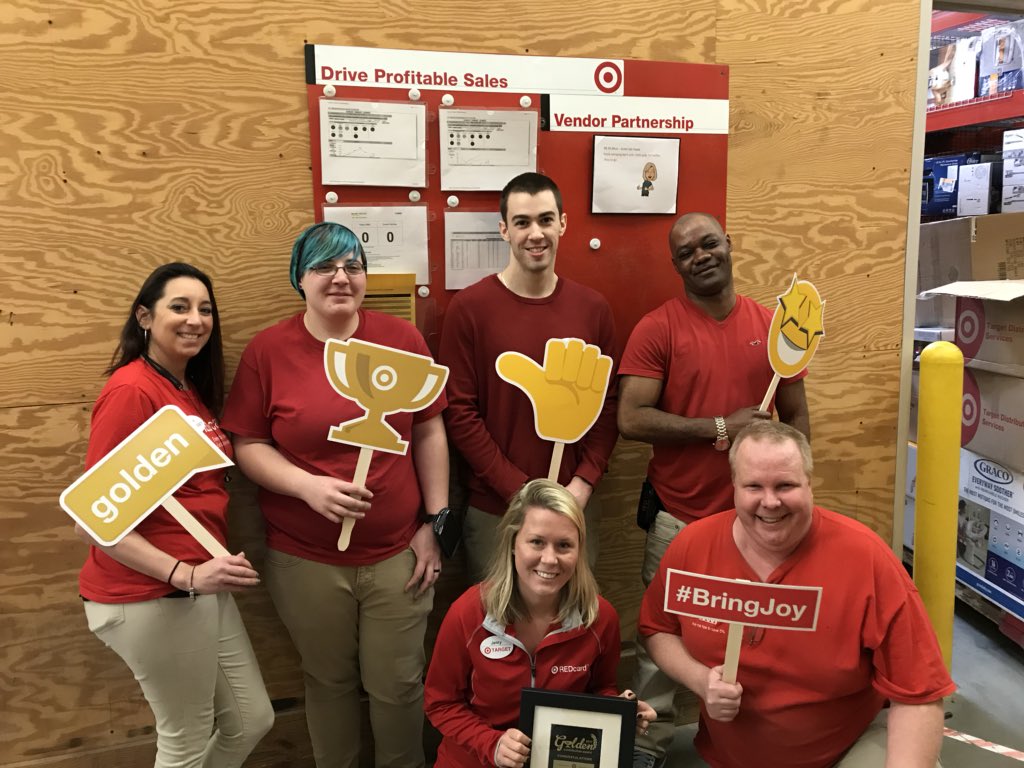 GarrityJenny's tweet photo. Proud of this team #GoldenContribution @ginasullivan25 @nroyal13 @samshah21 https://t.co/iq3ZRqavnK