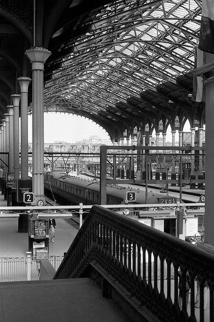 TimeViews's tweet image. Liverpool Street Station, London - 1976 and 2018 #liverpoolstreet #Railways #Platform2
