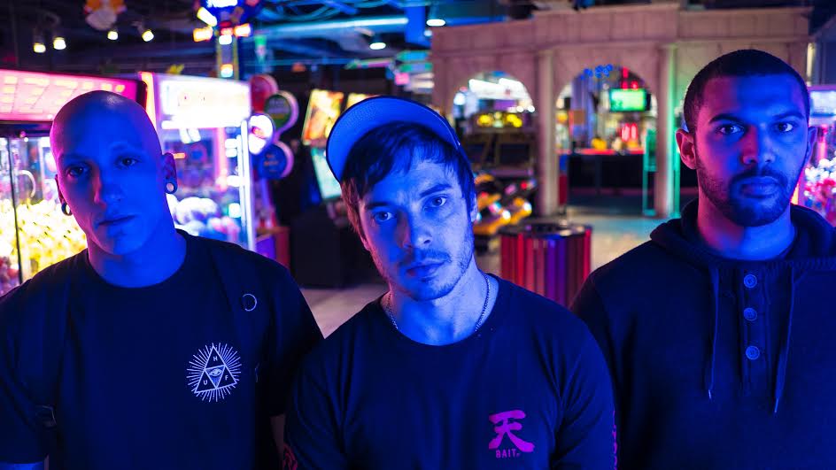 LiveListenShare's tweet photo. Synapses Firing's new music video matches their somewhat sludgy, powerhouse rock n roll sound. Catch the premiere on the site!

https://t.co/t3YgYc2p8G https://t.co/Yyo7CZCd75