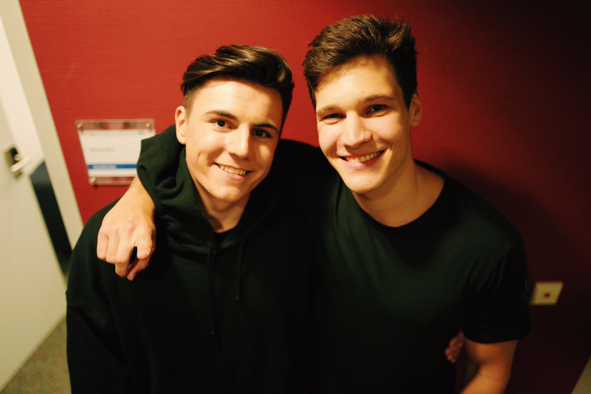 X 上的Wincent Weiss：「Dein Song! 0137-13630 mit der Endziffer 3. Oder eine SMS  an 99599 mit dem Text 3. https://t.co/PBXFqeIRZp」 / X