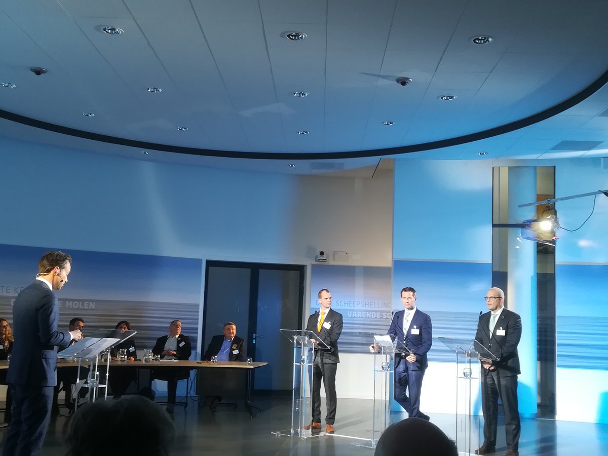 sgppapendrecht's tweet photo. @ArjanKosten in debat over de woningbouw in Papendrecht.SGP:geen woningen boven de A15. #SGP #VoorOnsPapendrecht https://t.co/HiYi6vfJKN