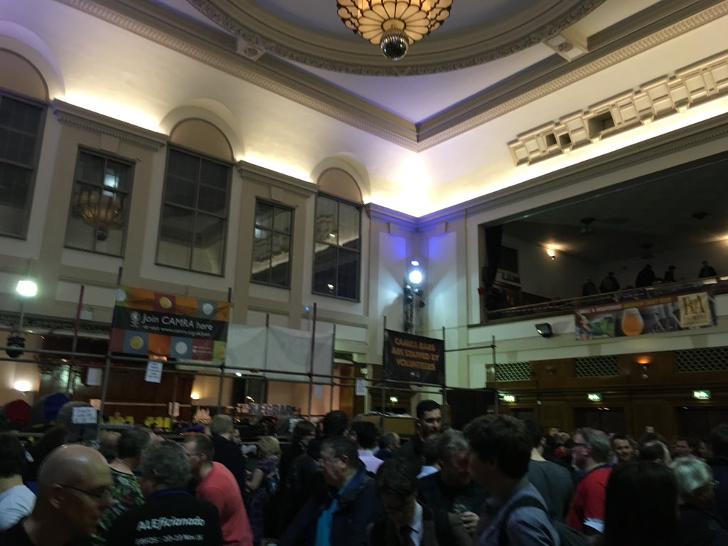 We expected nothing less than a packed final session for the Last Ever #LondonDrinker ! Thanks so much for being here, there are still loads of beers available, so let’s finish them off!