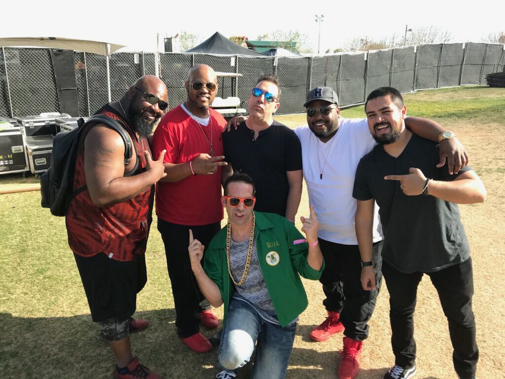 Can we go back to last weekend hangin' with <a href="/richberra/">richberra</a> at <a href="/OstrichFestival/">Ostrich Festival</a> ?! Thank you to everyone coming out and jamming with us!

📷: <a href="/RichBerra/">richberra</a>