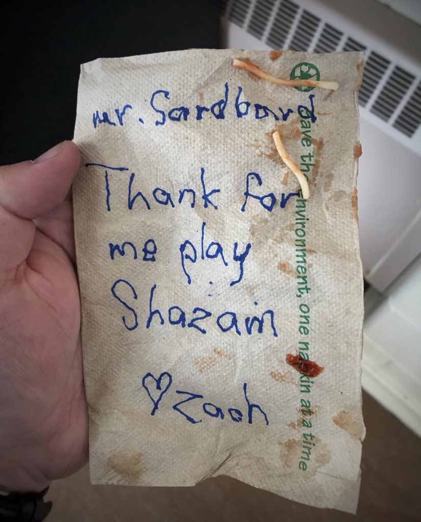 ZacharyLeviSrce's tweet photo. For anyone who might still be wondering if Zac brings the right amount of child-like exuberance to #shazam, check out the thank you card director @ponysmasher posted to his Instagram today from one of the kids on set and a certain superhero’s reply 😂 #dccast #dccomics #dceu https://t.co/vhgP4BQqFz