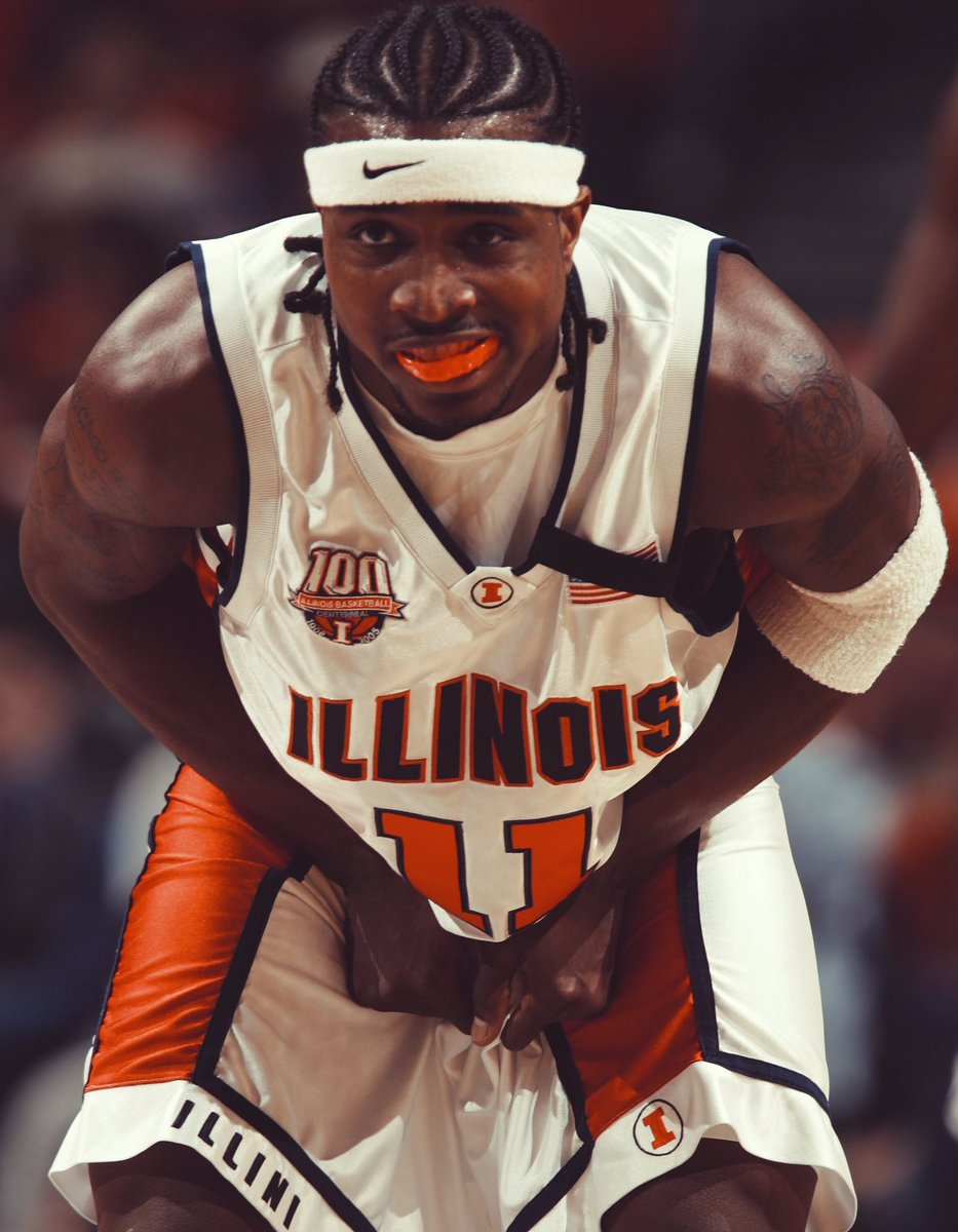 SLAMonline's tweet photo. S/O to Dee Brown just because. #FBF https://t.co/Lkgqs0pvwK