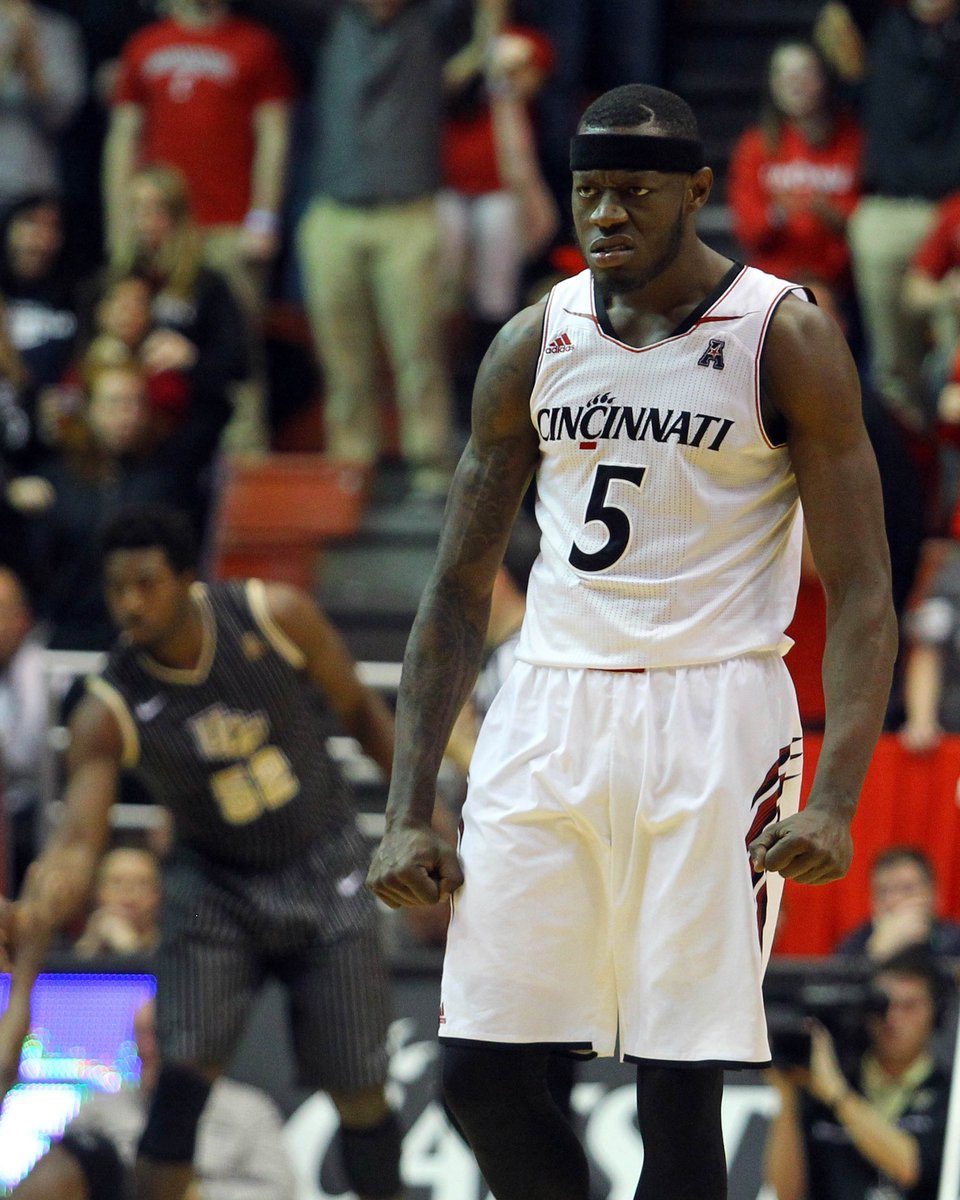 ENQSports's tweet photo. .@Jumpingjackuc5 and Kyle Washington making for memorable shots @GoBearcatsMBB https://t.co/Kb0E5sNiWs