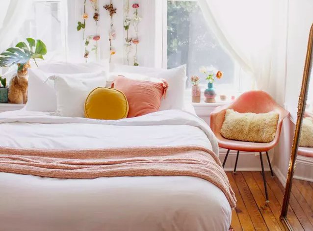 FloorRightIntrs's tweet photo. Happy Friday! Get ready for Spring this weekend with these charming home decor ideas. https://t.co/h4AzuwnhIV #Spring #Decor https://t.co/bJC2opXsWT