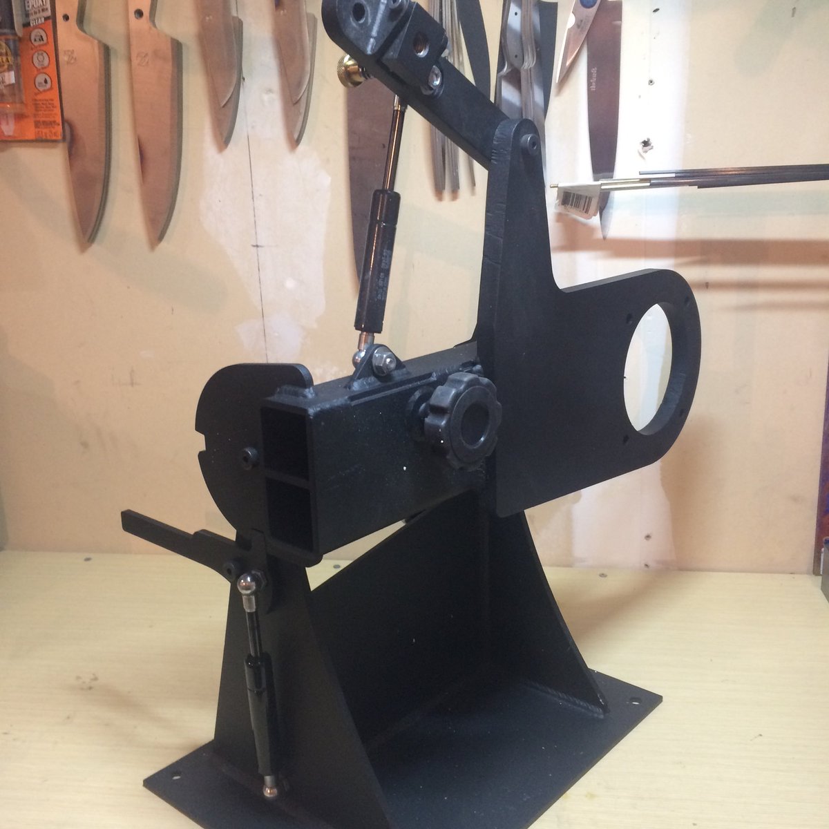 Building my first 2x72 belt grinder! I’m using the #blackfoxone chassis as my platform! #Grinder #newtools #2x72 #beltgrinder #MadeinUSA #makersgonnamake