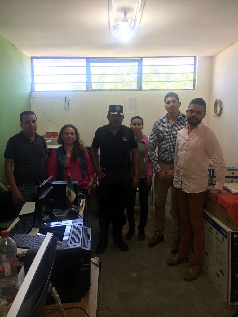 cemecaedomex's tweet photo. La Subdirección Sur se vincula con la Dirección de Seguridad Pública de Amatepec, logrando establecer los medios de comunicación entre autoridades así como la homologación  de criterios respecto al seguimiento de los supervisados sujetos a medidas cautelares o condicionantes https://t.co/gL7opjlmzU