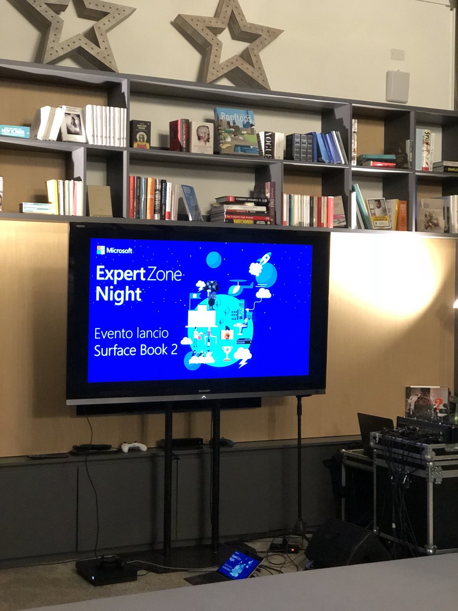 elena_quartini's tweet photo. Trying the new #SurfaceBook2 https://t.co/CzESkfOZz6