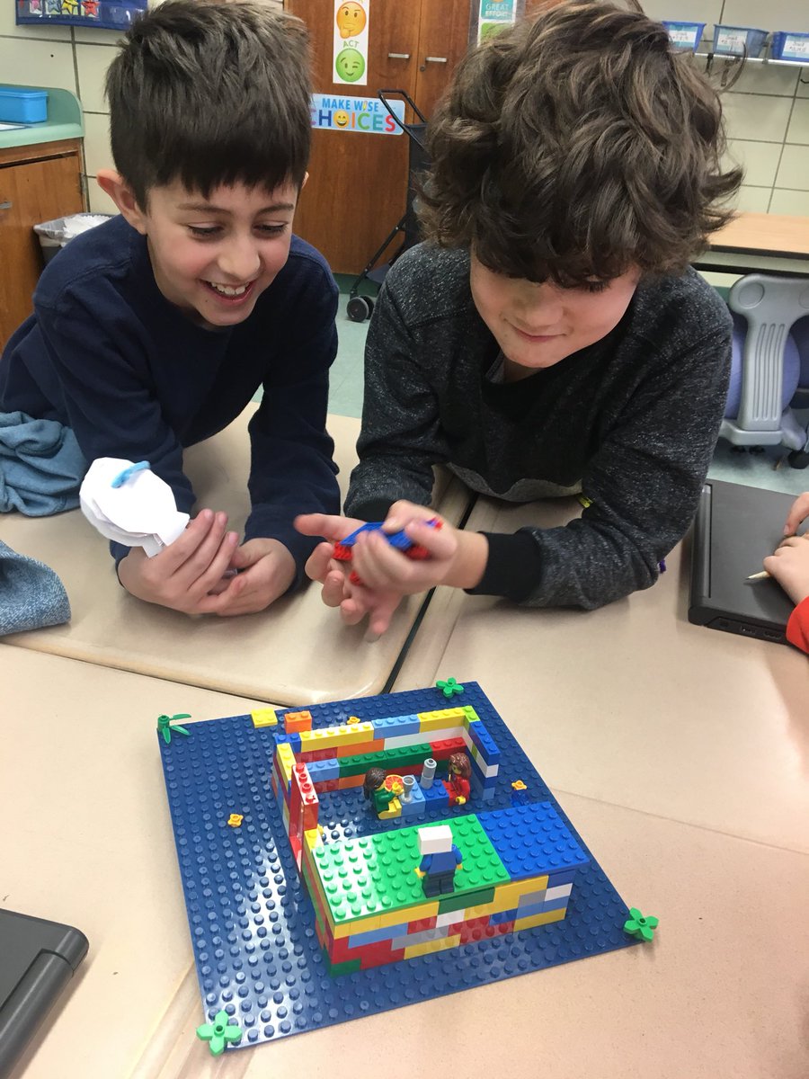 MrsJaworowski's tweet photo. More LEGO stories the students built. Can you guess which ones are Jack and the Beanstalk? #LEGO #MagicOfStorytelling #CatenaSuperkids https://t.co/NI8CWPZbEC