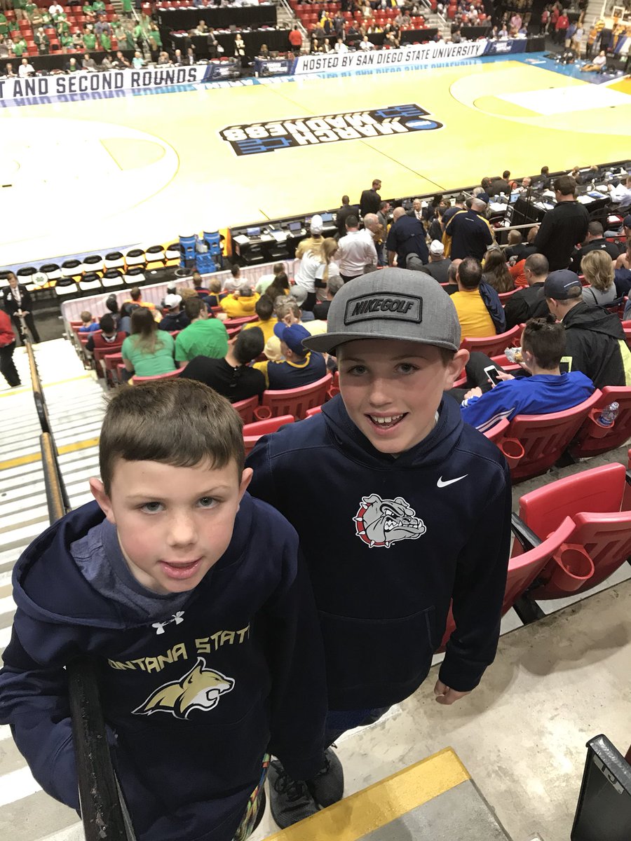 ematthews2424's tweet photo. #marchmadness sandiego https://t.co/IaUo1vNkMw