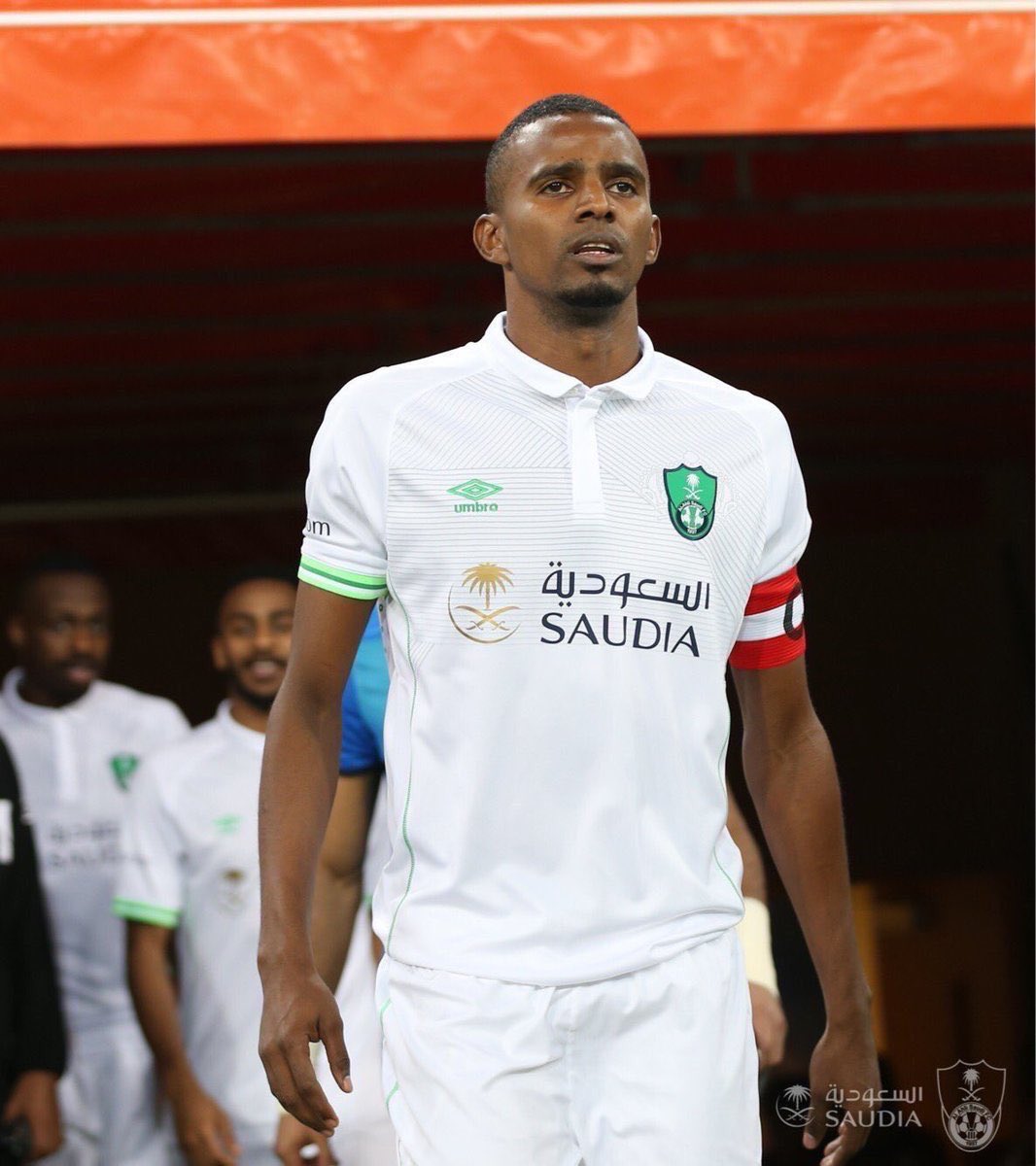 apiri_1's tweet photo. انتقدناهُ كثيراً ولكن احقاقاً للحق نجم المباراة اليوم بلا منازع #عقيل_بلغيث 

أبليت بلاءً حسناً فوجب انصافك ..👌🏻
#شكراً_عقيل 
#الاهلي_الرايد https://t.co/GHnroTQrbO