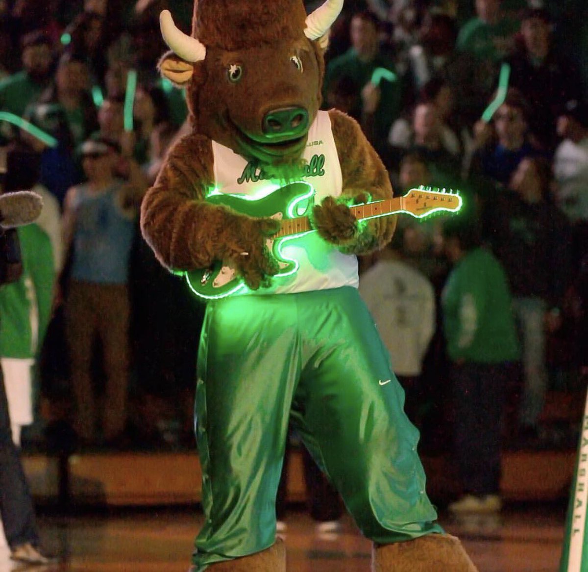marshallu's tweet photo. Have you ever seen a bison dance?!?
#MarshallU beat Wichita State in the first round of the NCAA Tournament! 💚🏀 #MARSHvsWICH https://t.co/BEbAU28n8w