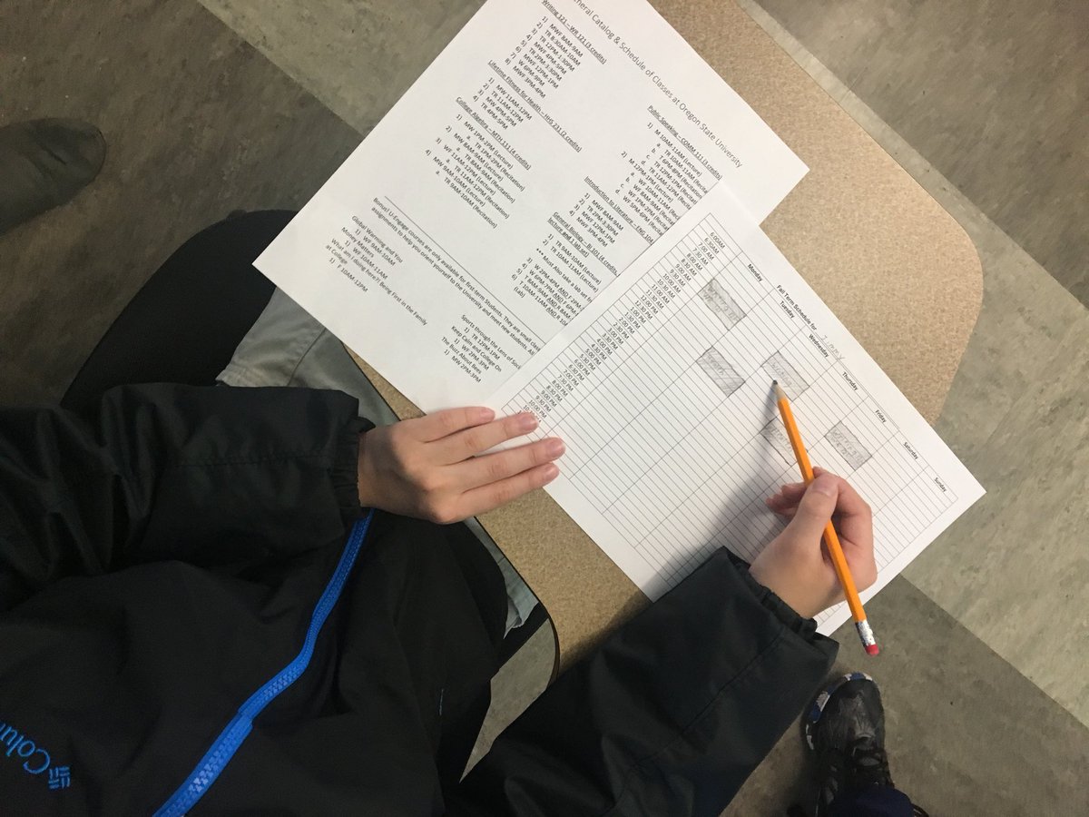HouckMS_AVID's tweet photo. AVID 6 had an opportunity to make their own college schedule today!! They quickly realized how hard it can be. Thanks @OregonState for having us!! @SalemKeizerAVID https://t.co/U3wklOYWIK