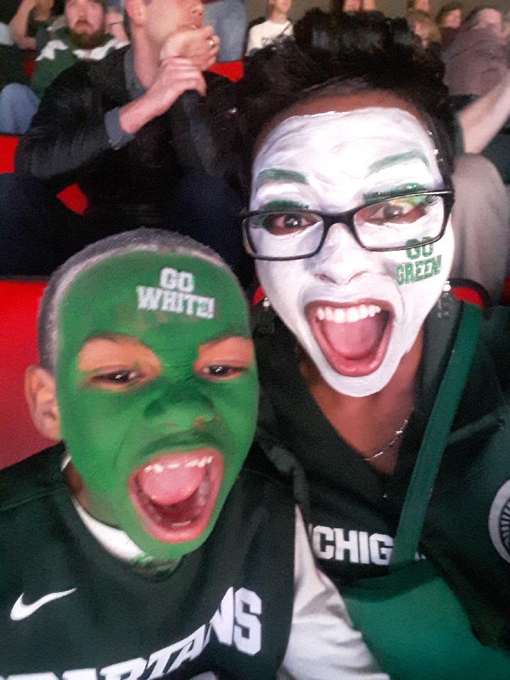 TeamDeLo's tweet image. #MarchMadness #GoGreen