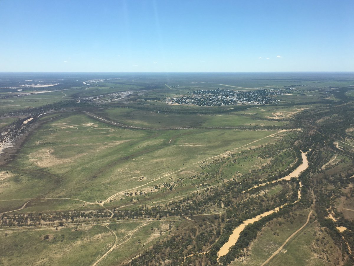 jamesjumbuck's tweet photo. Longreach Western Queensland just now....... https://t.co/JPzDIVqv9M