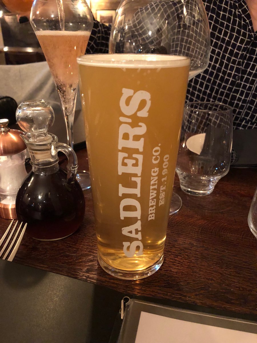 clamb1989's tweet photo. @FourStonesClent - A great place for some Peaky Blinder Pale Ale this weekend! #FridayFeeling #PeakyBlinders @sadlersales @supersalesagent @brewrepsadler https://t.co/dTSKhF3xF4