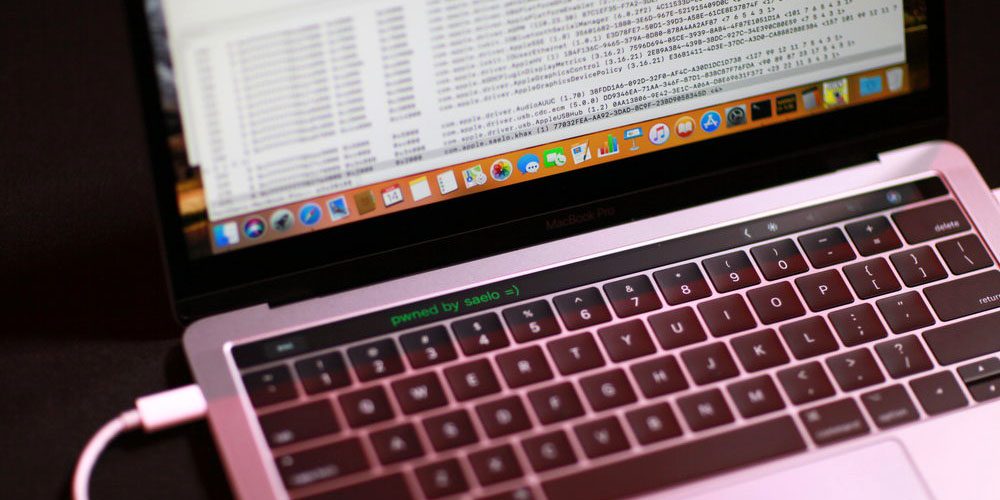 nighteyescamera's tweet photo. Safari hack allows control of Touch Bar; remote desktop bug provides inadvertent admin access  https://t.co/QTmwR61S1C https://t.co/QYRZXFwc7h