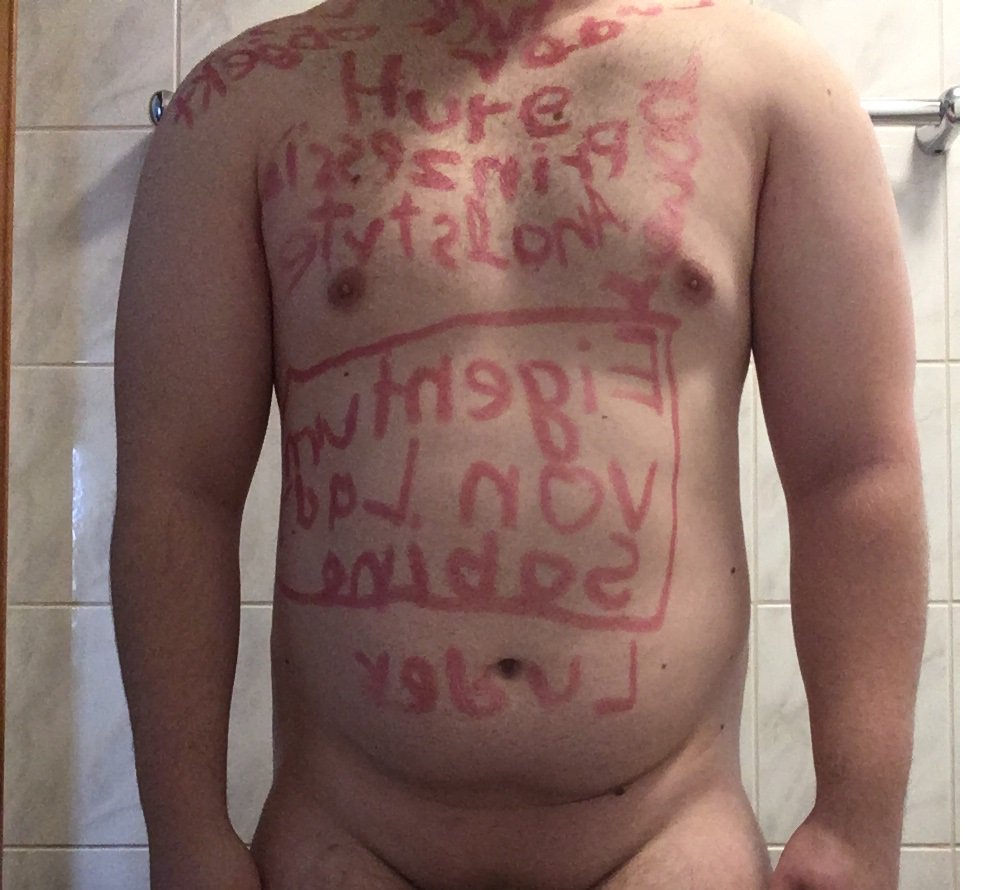 LadyBine87's tweet photo. Ein kleines Kunstwerk: 

#sklave #sklavenaufgabe #slave #slavetask #humiliation #sissy https://t.co/uzTX1yTSCE
