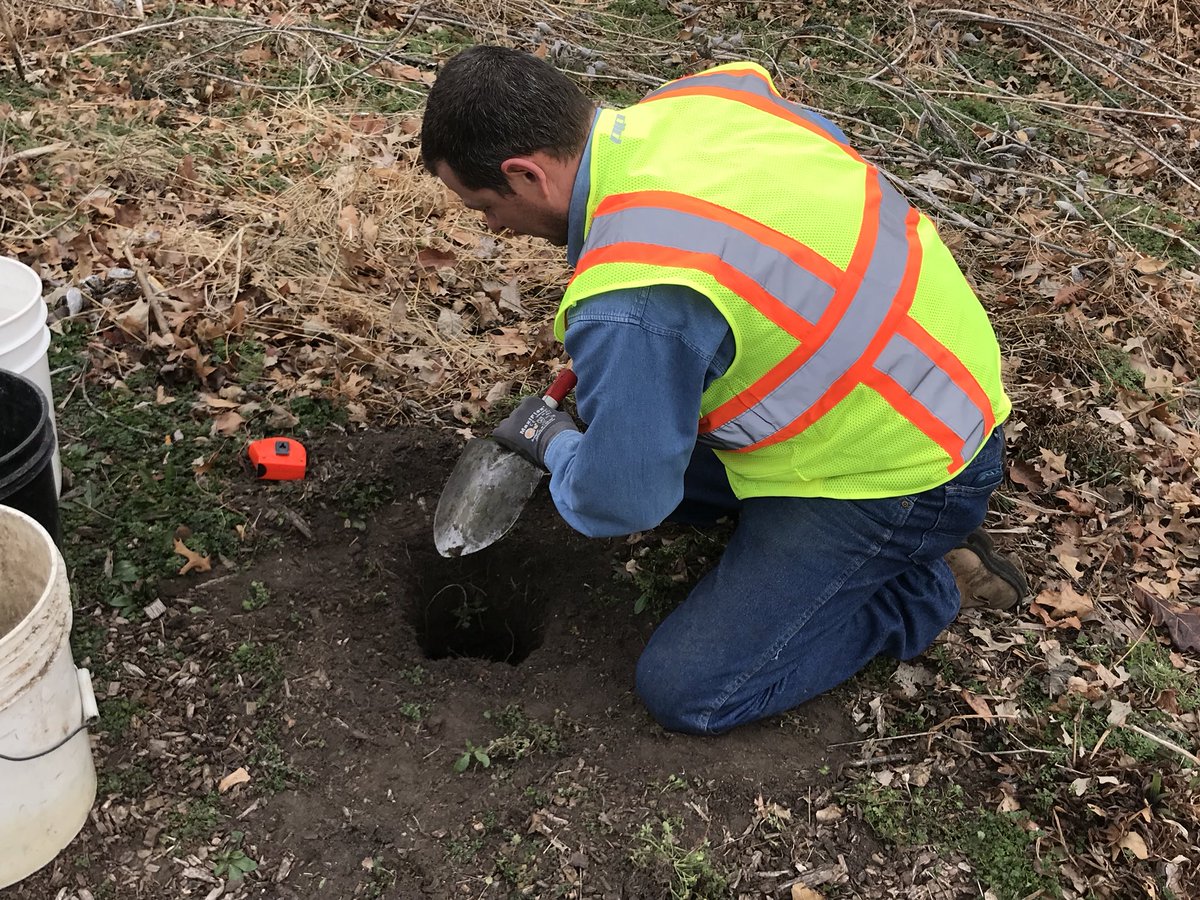 cityoftopeka's tweet photo. The Water Pollution Control Department was out earlier today installing “Monarch Waystation” signs near 8th & Jackson. #topekatweetalong https://t.co/VQM7Org7Ur