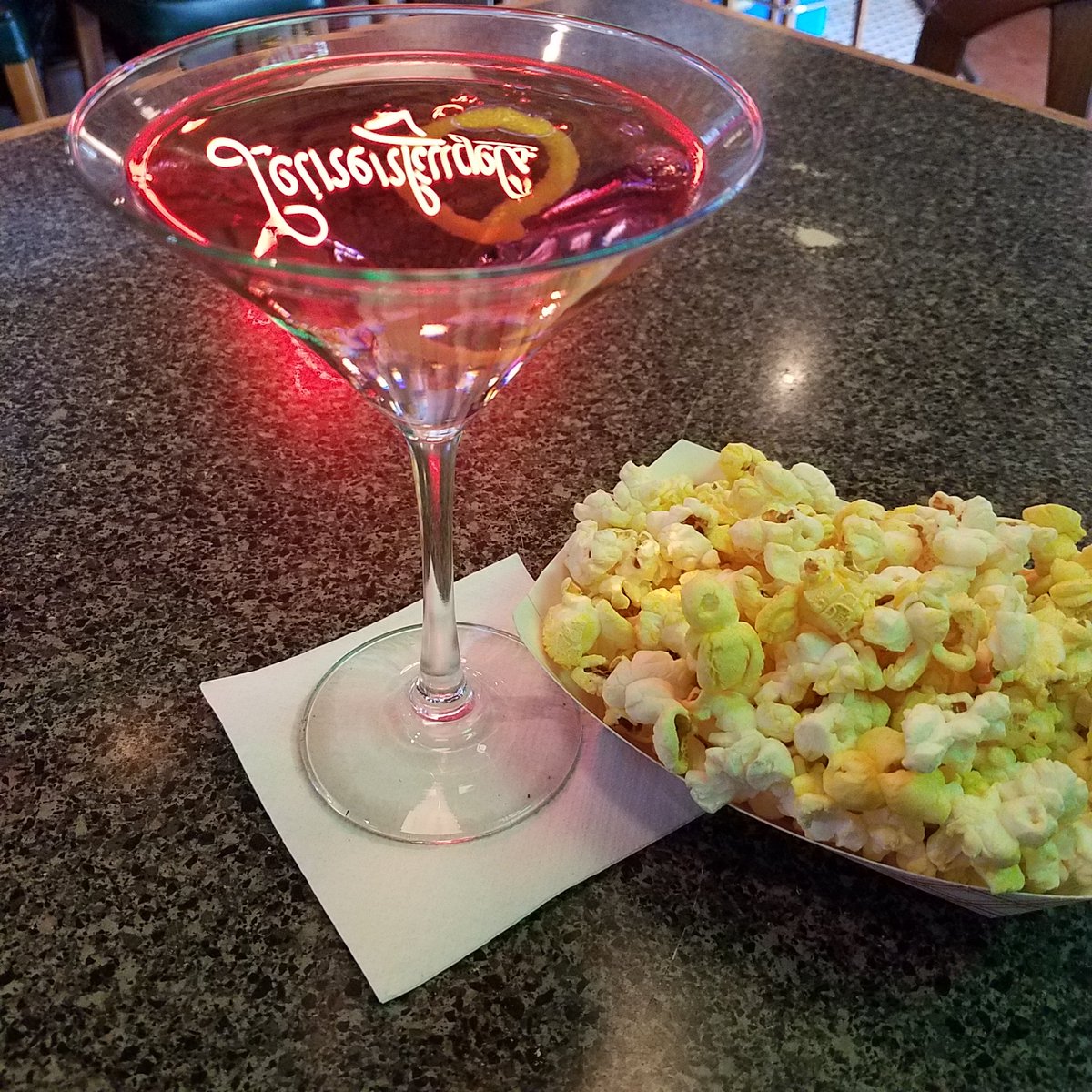 Klassy54's tweet photo. End of the week #snack https://t.co/QzY4qpR62h