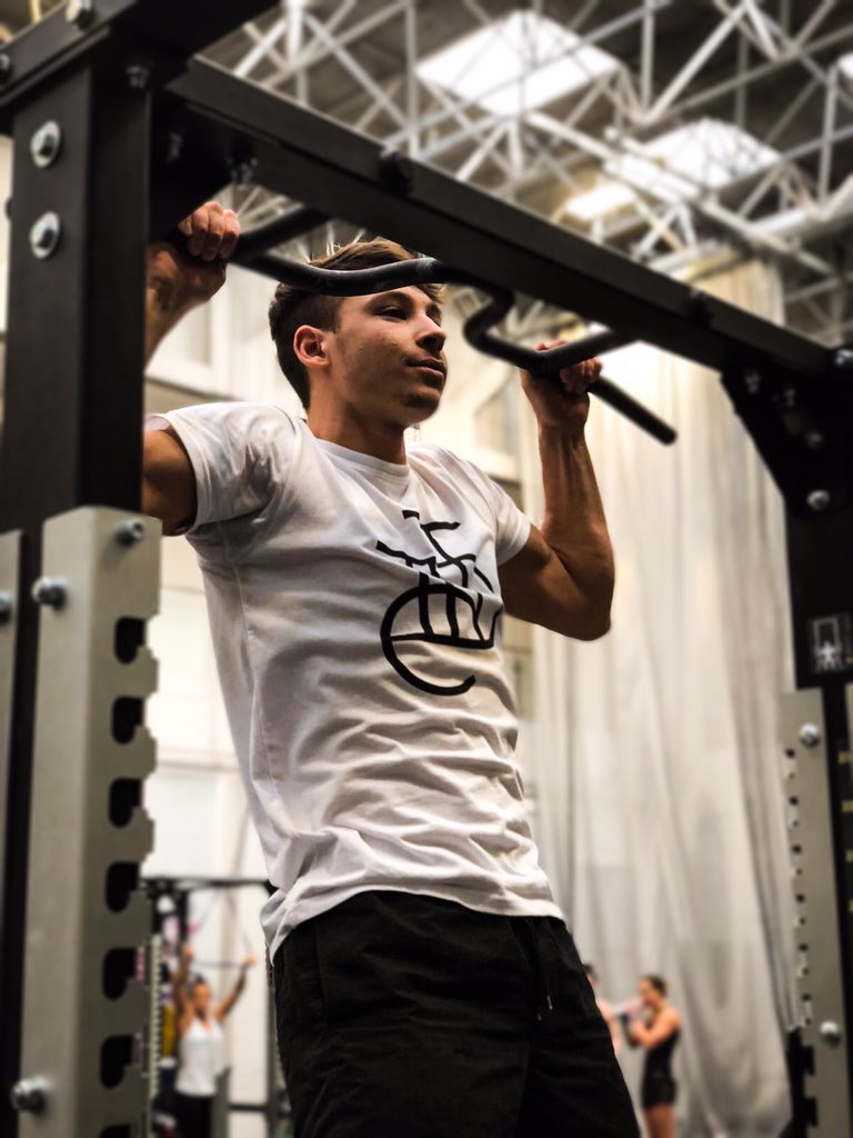 tiideswim's tweet photo. Tiide Ambassador Edward Baxter working hard  and looking fly in the gym with the new Tiide t-shirts which have now launched! 🙌🏼 🔥 https://t.co/EWg3Fuuzh5 https://t.co/I5uz30oHvc