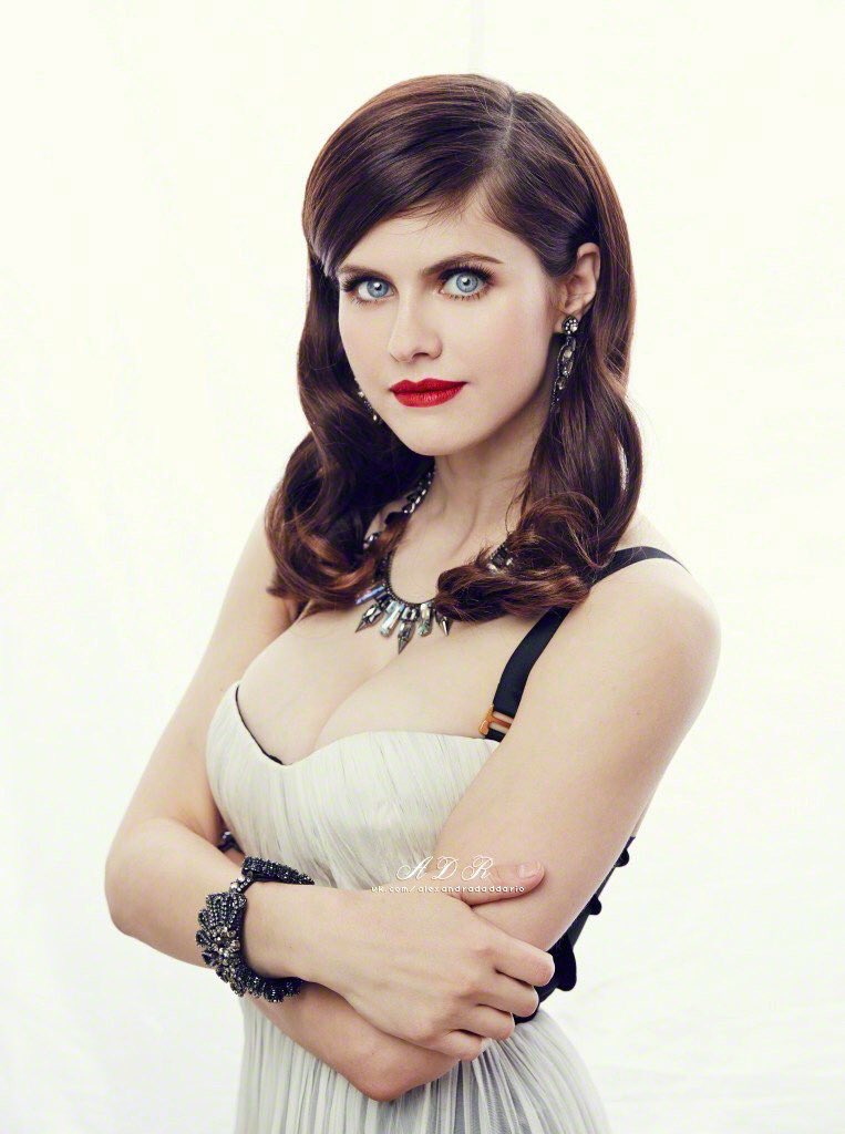 Happy birthday to the sexy Alexandra Daddario 
