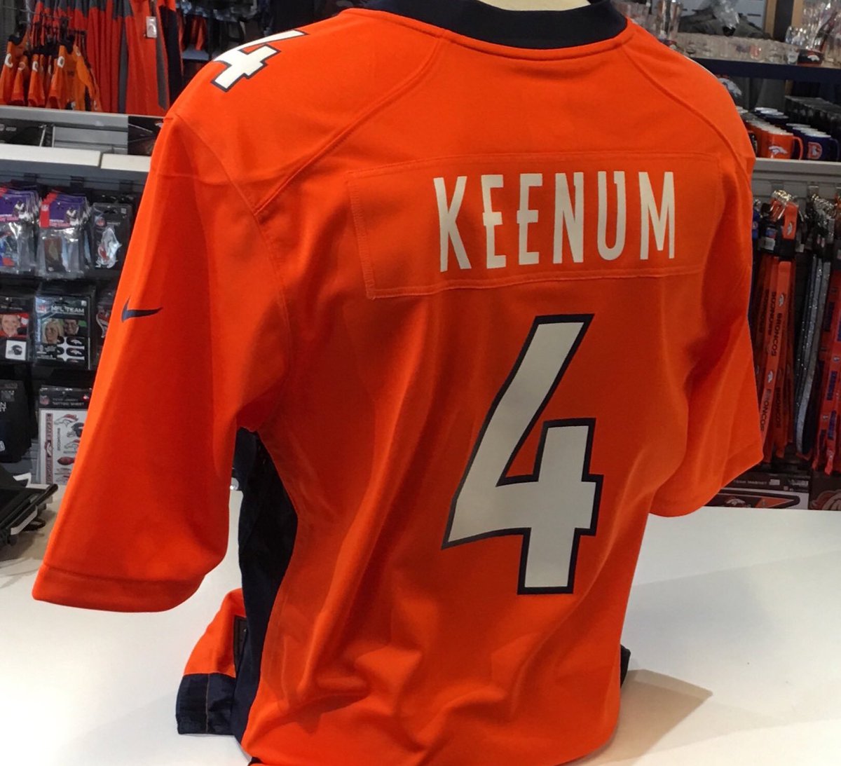 🏈 GIVEAWAY w/ <a href="/BrandonPerna/">ThatsGoodSports</a> 

WIN a @casekeenum7 #Broncos Jersey!
To Enter: 
- RT this status
- Follow us and <a href="/BrandonPerna/">ThatsGoodSports</a> 
- Join our Facebook Group: facebook.com/groups/broncos…

GOOD LUCK! Ends March 18th, 8PM CET
