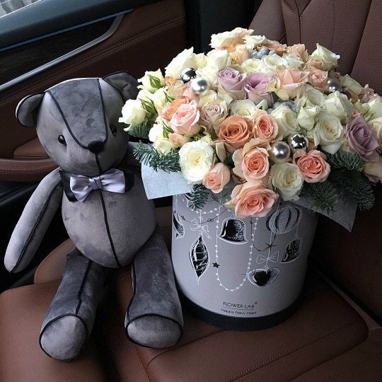 Leaves these for @asoldierssins with a sorry for being gone note