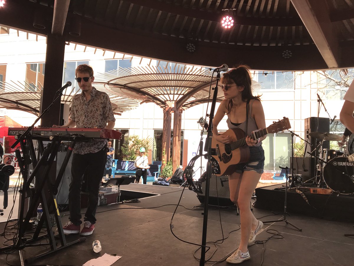 Statesman_Media's tweet photo. Great new band I’m loving here from Israeli @Lola_Marsh_Band #sxsw https://t.co/lCOElsiqsD